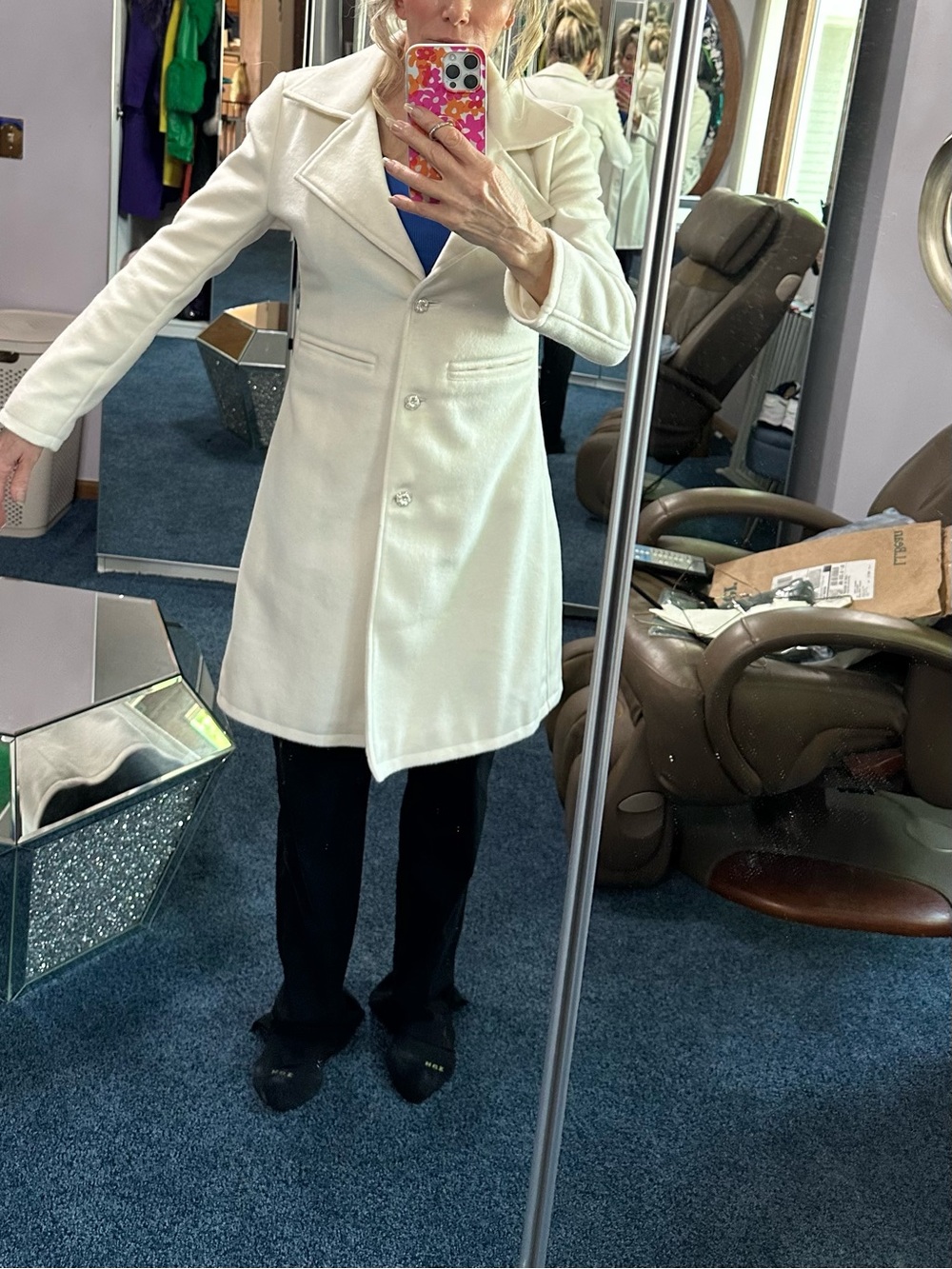 Christmas Carol  Elegant Women's White wool  coat size small